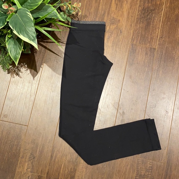 LULULEMON leggings (size 2 or 4) - Picture 3 of 11